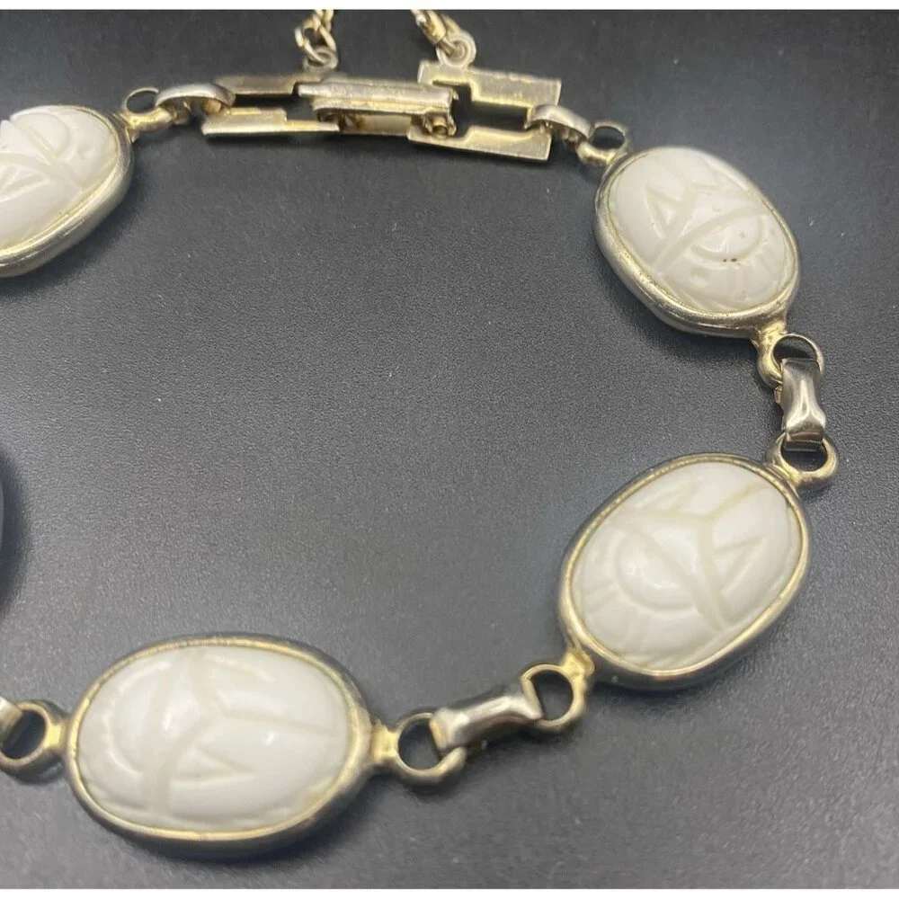 Vintage Egyptian Revival White Glass Scarab Bracelet Gold Tone Safety Chain 7.75 - Picture 2 of 7